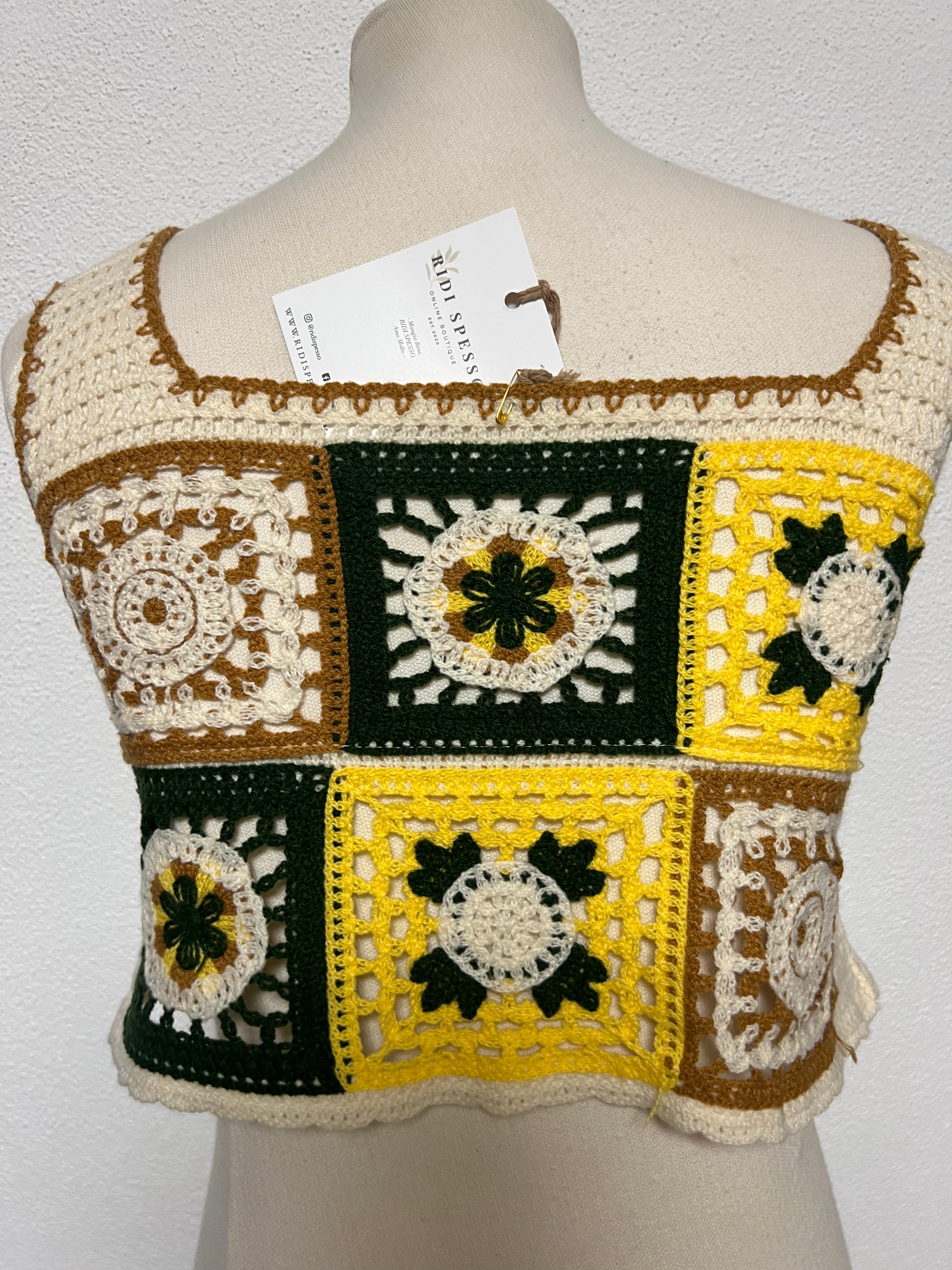 CROCHET CROP TOP