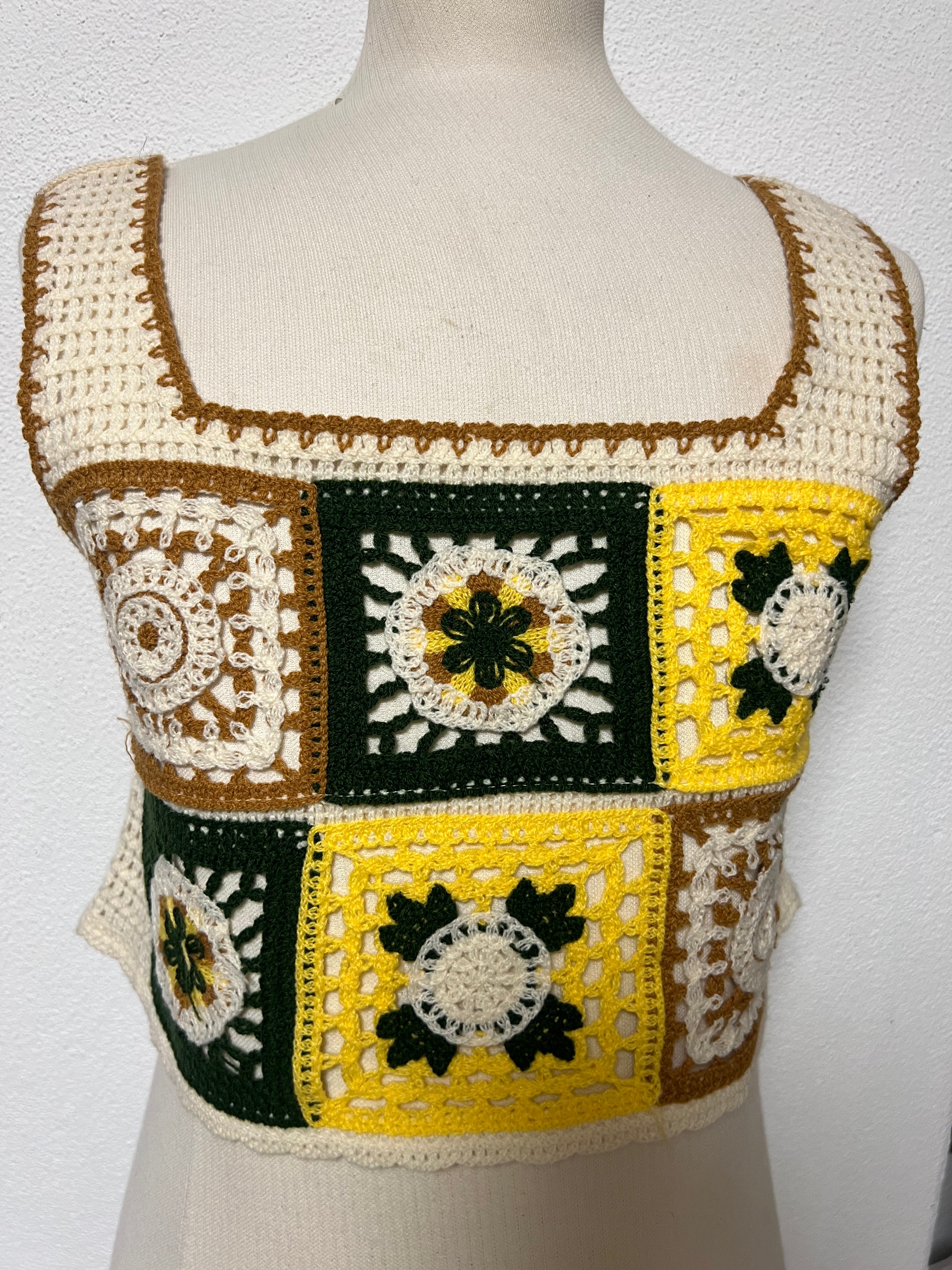 CROCHET CROP TOP