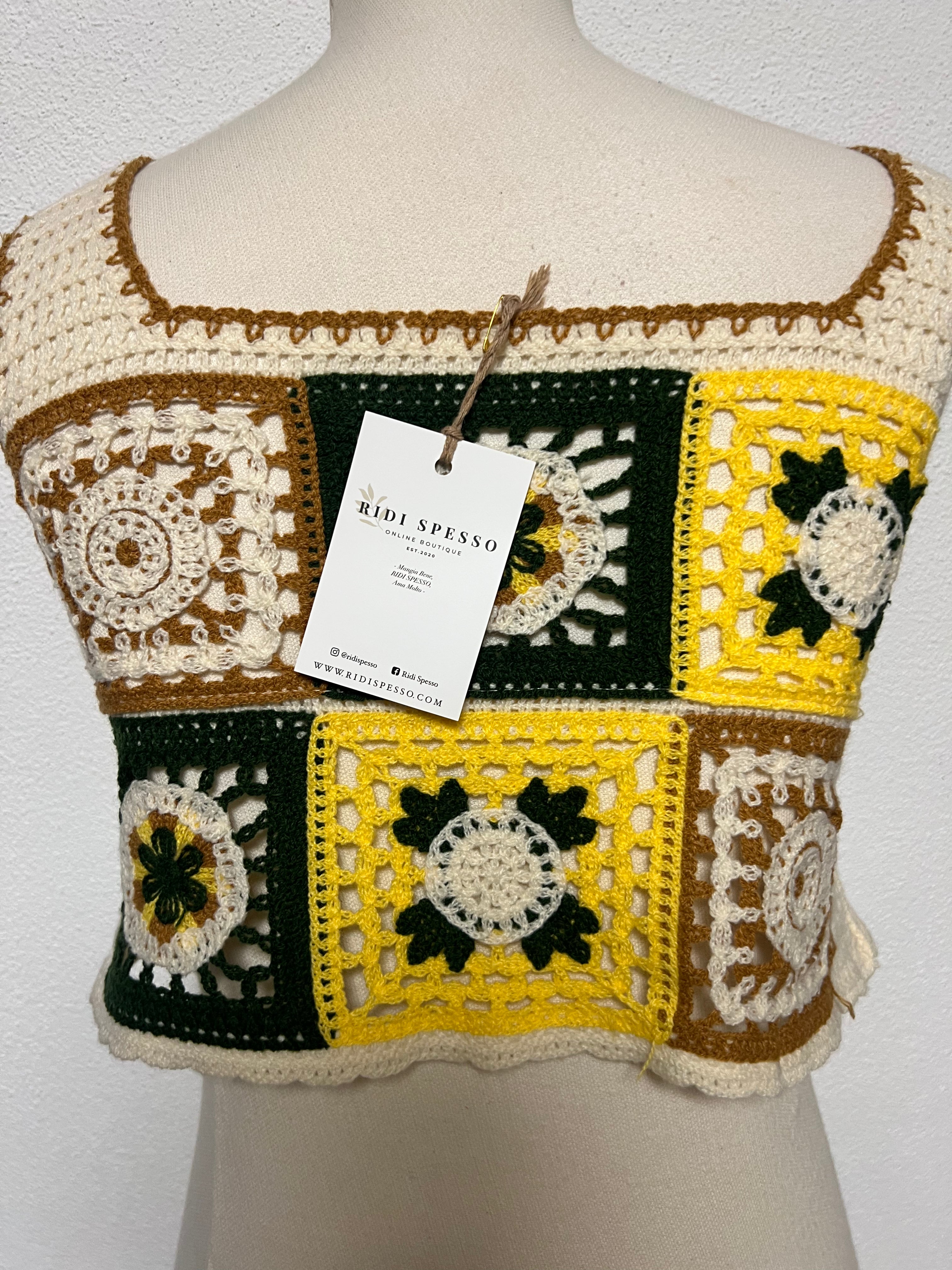 CROCHET CROP TOP