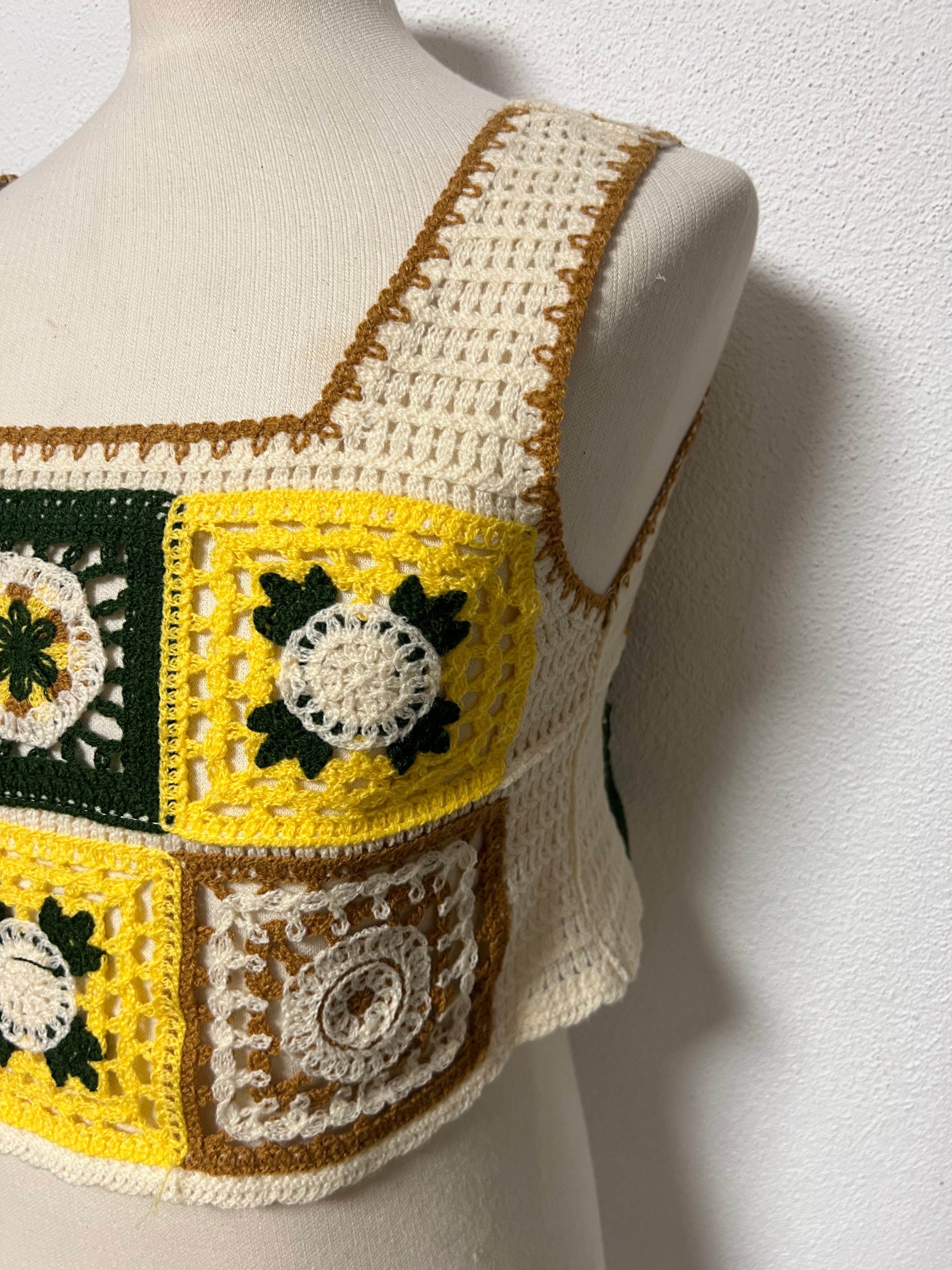 CROCHET CROP TOP