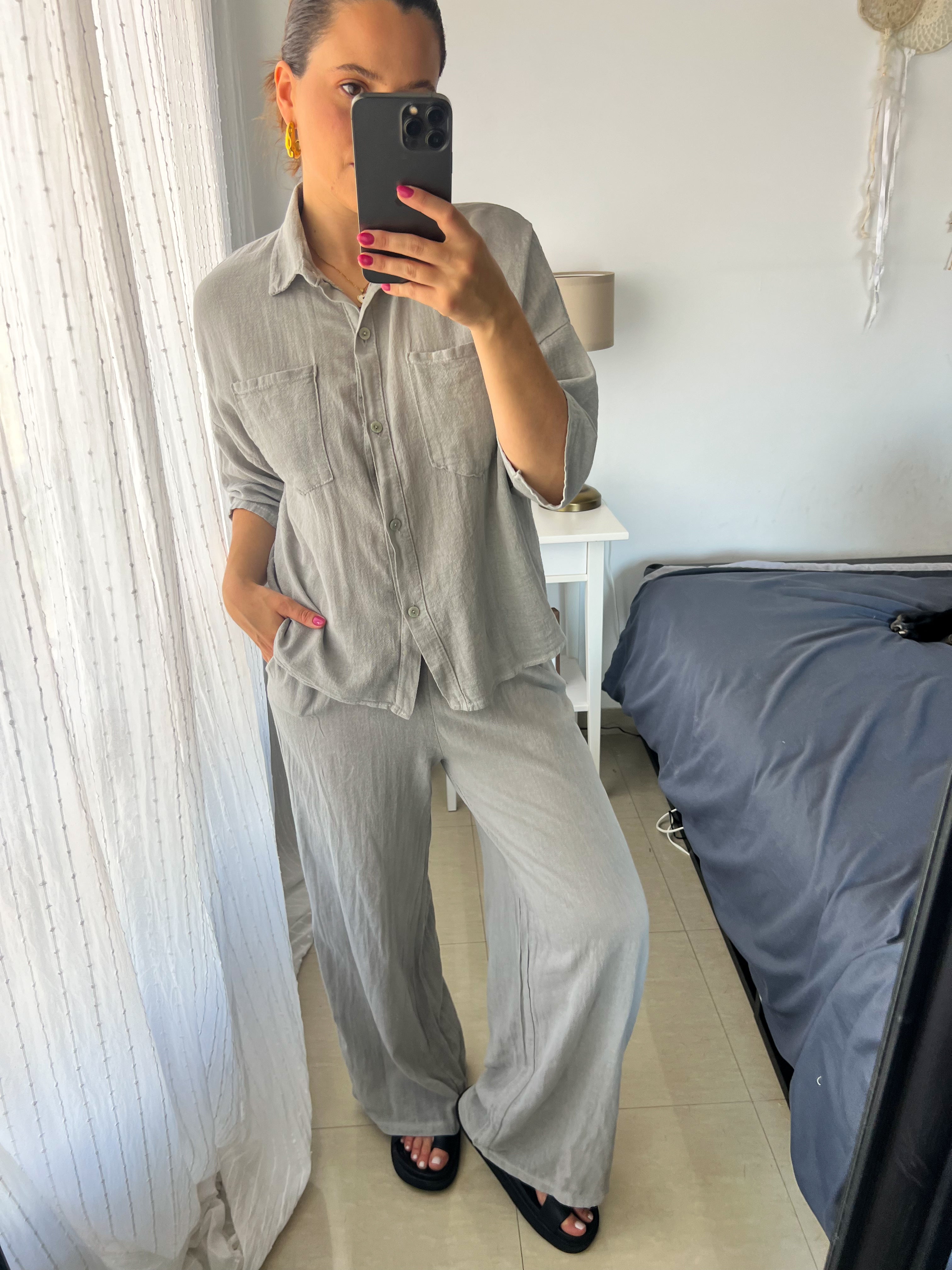 Camisa cinzenta