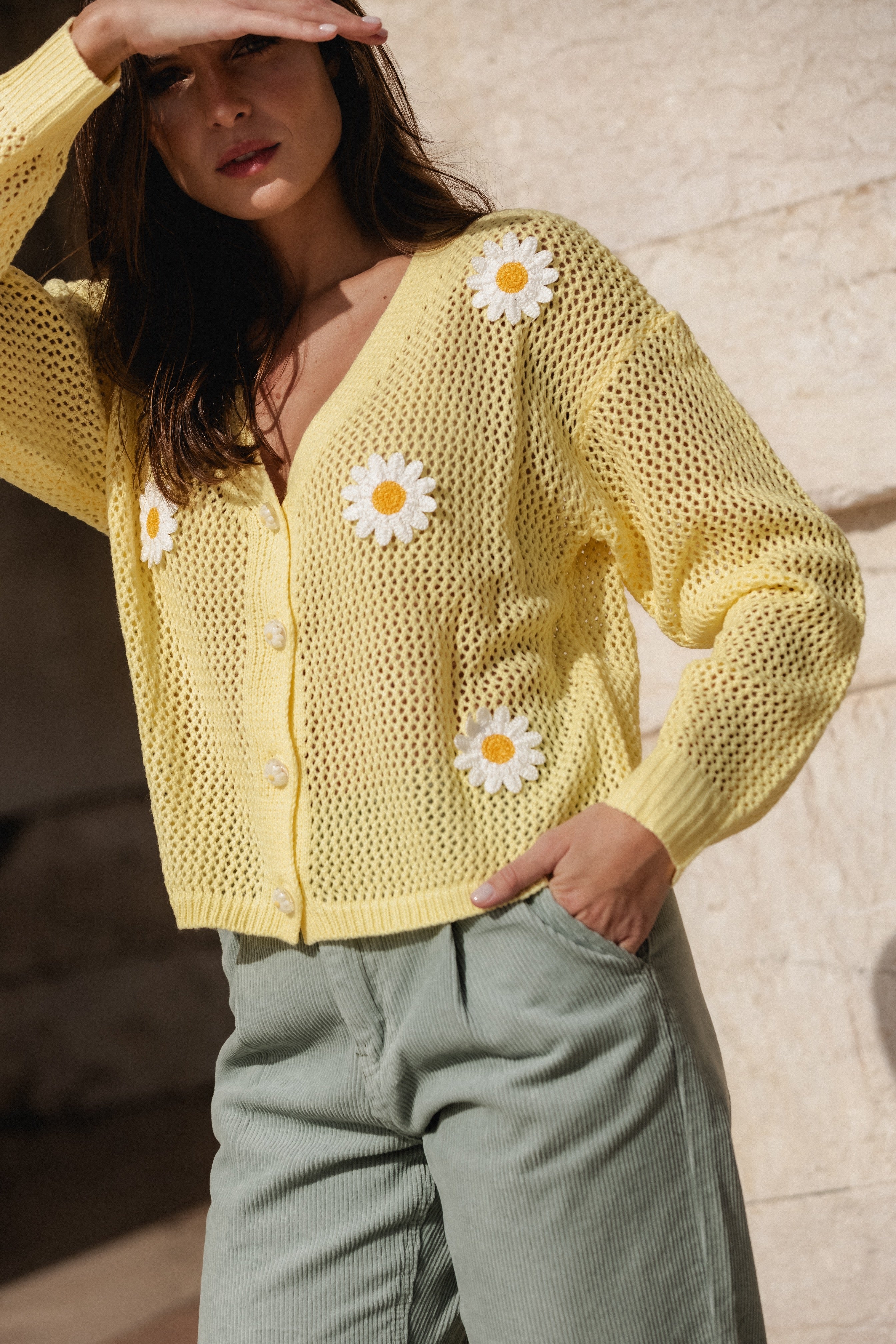 EMBROIDERY DAISY CARDIGAN- YELLOW