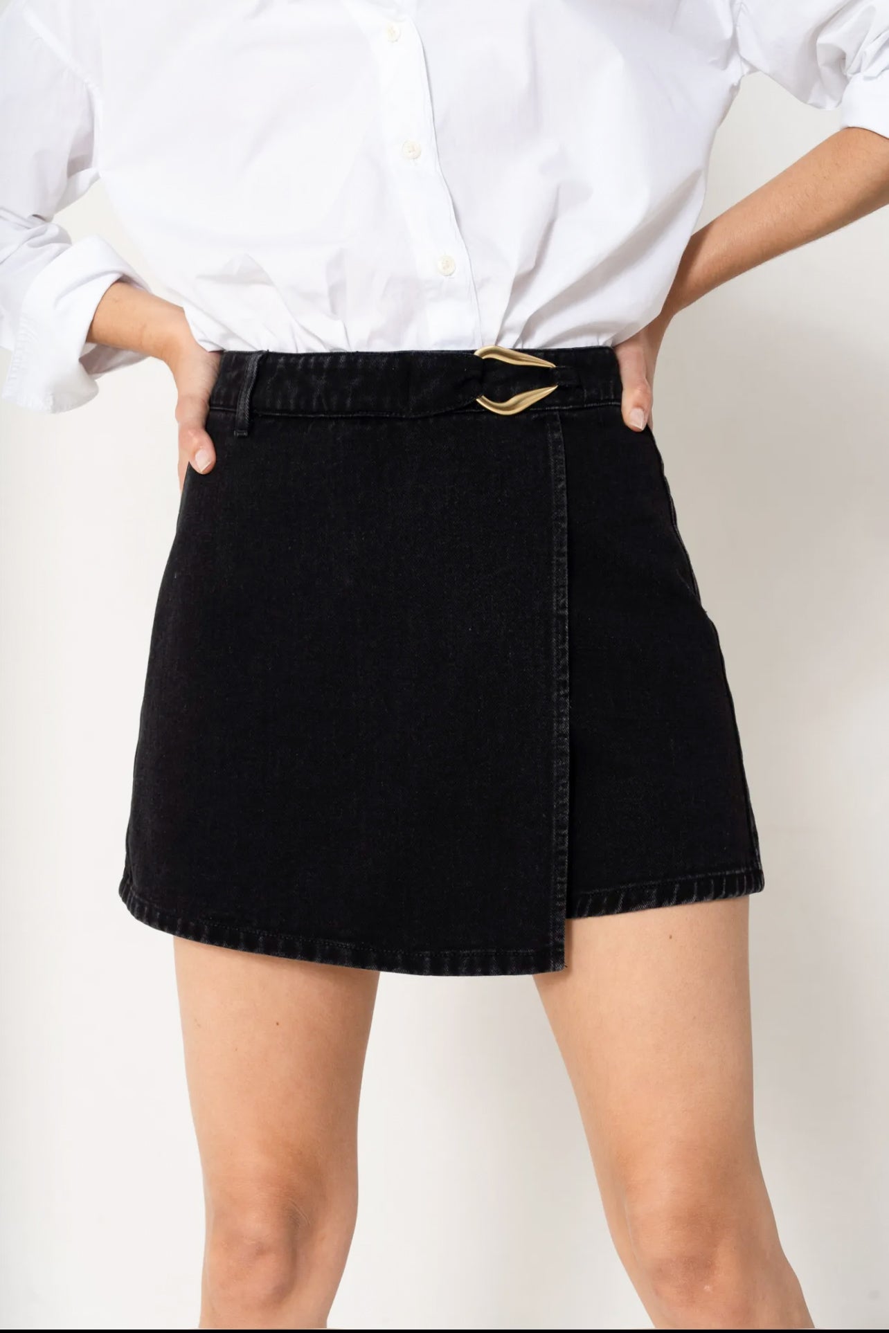BLACK DENIM SKORTS