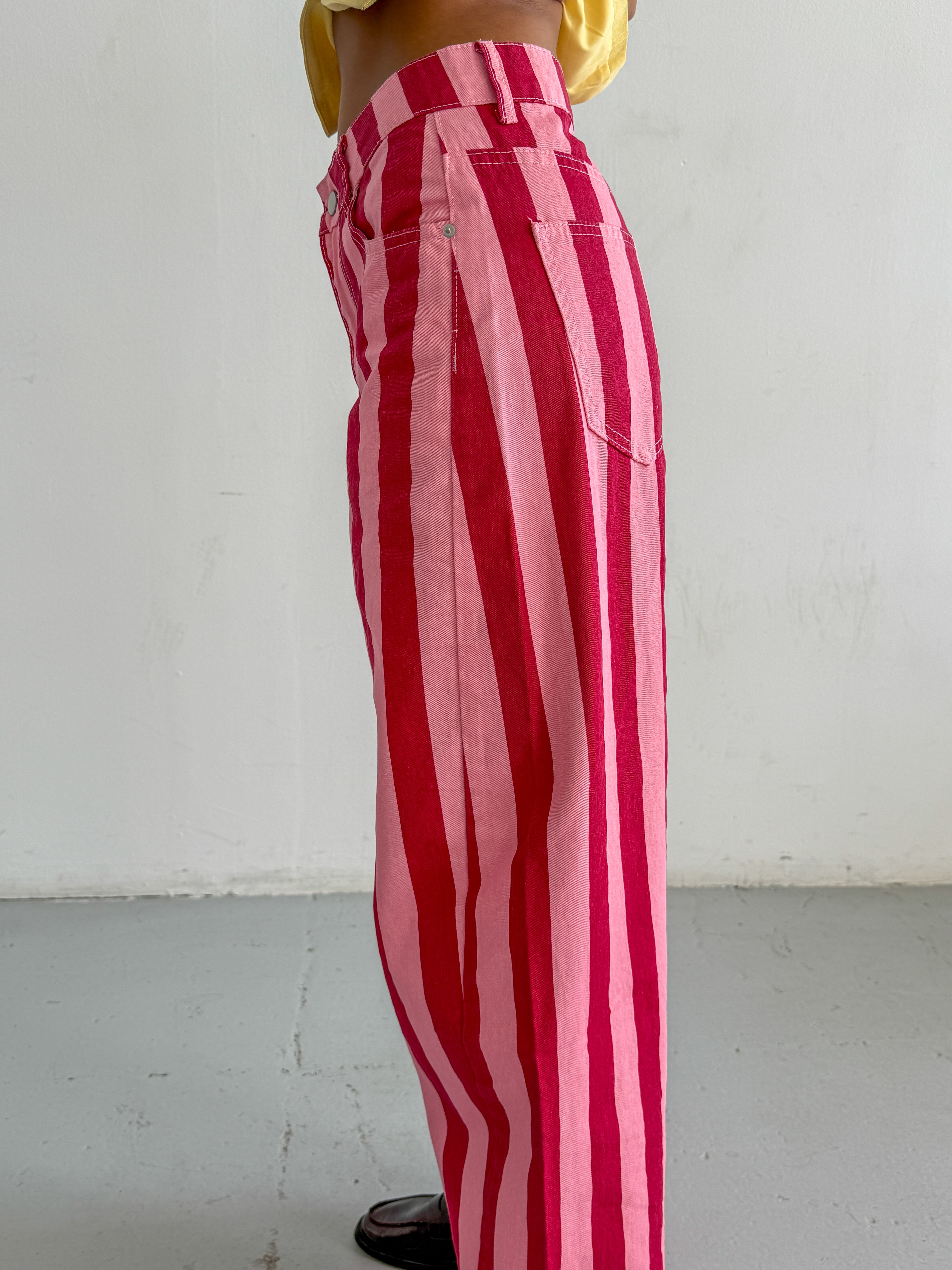 PINK JEANS