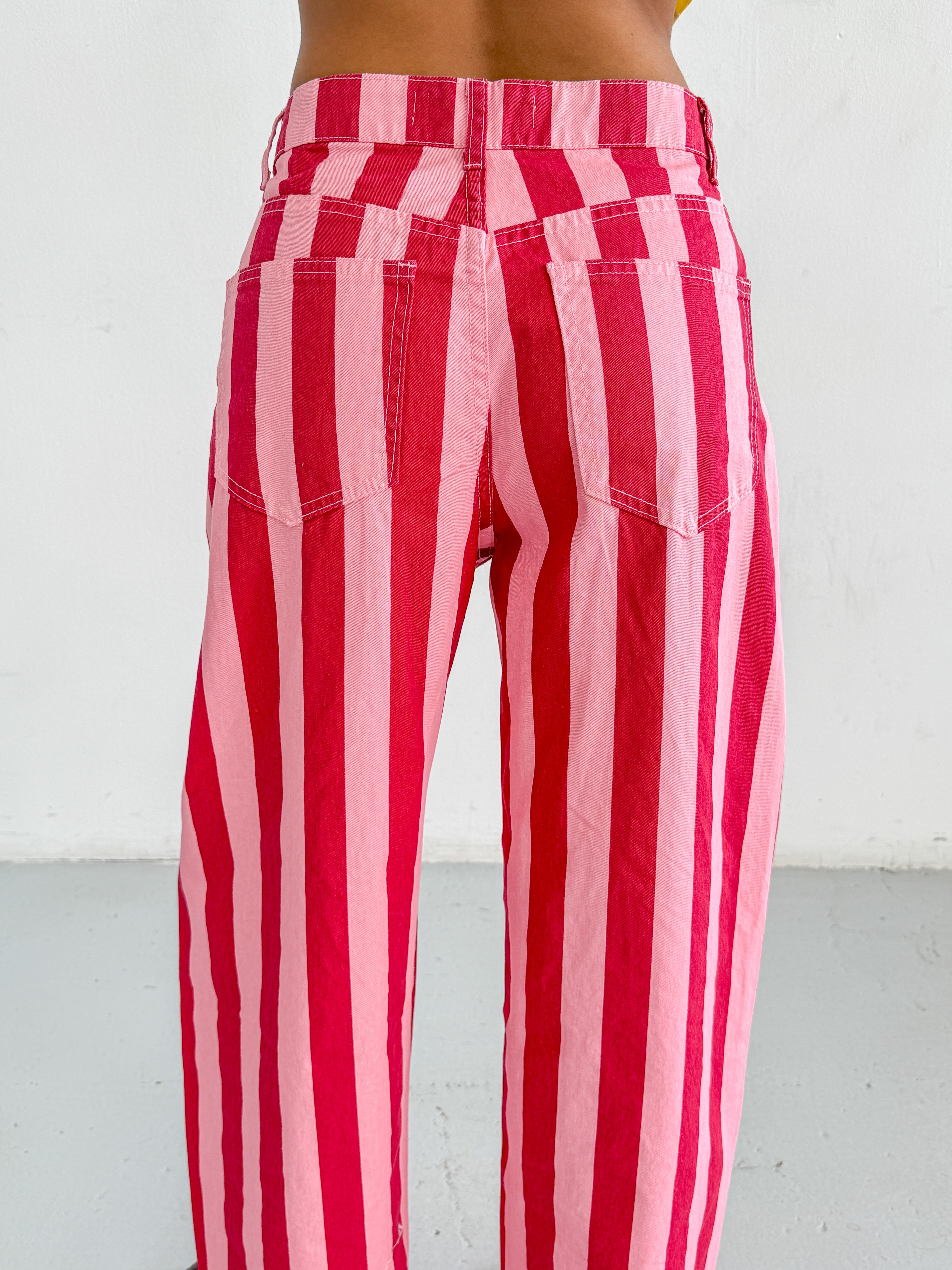 PINK JEANS