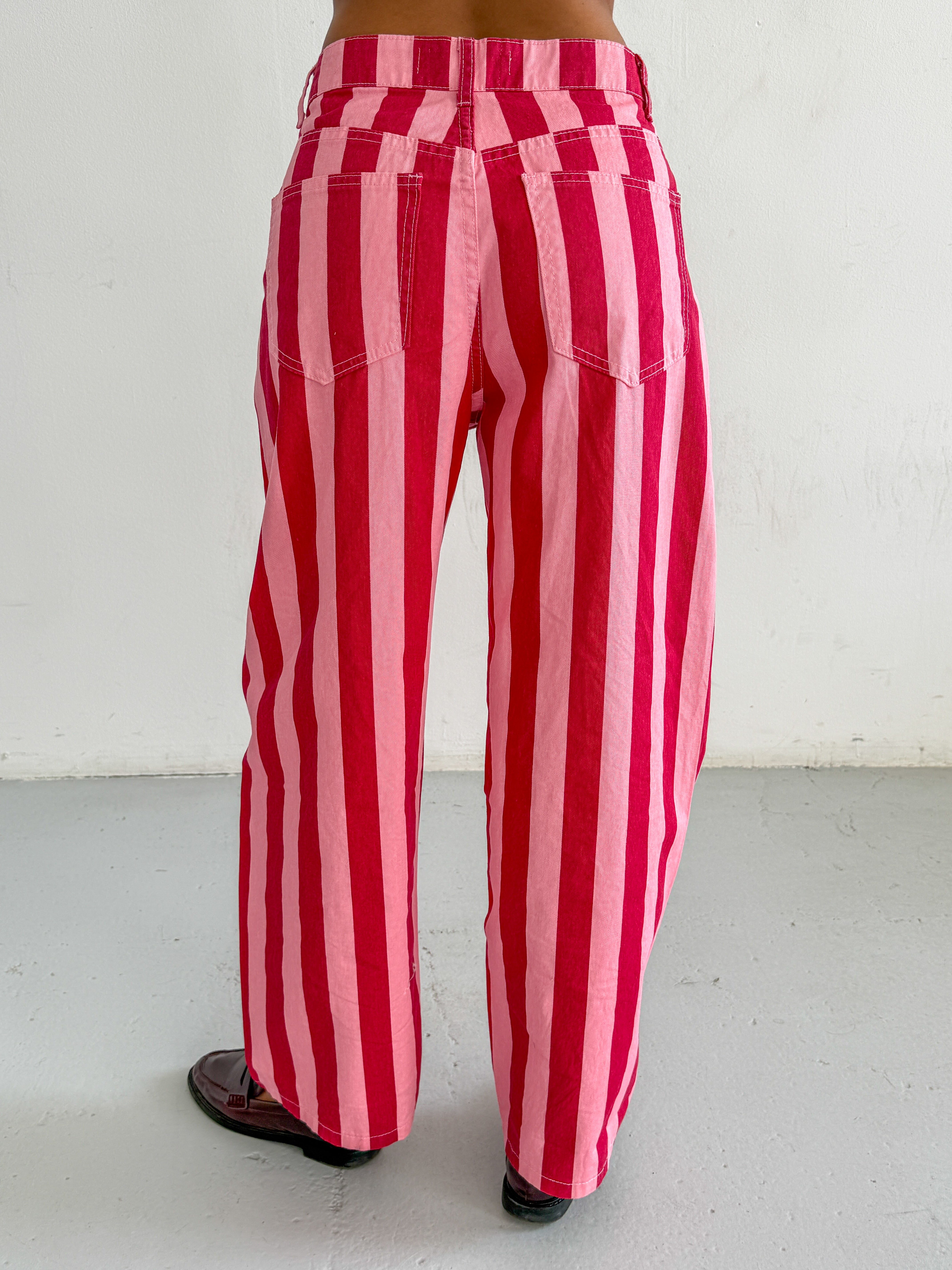 PINK JEANS
