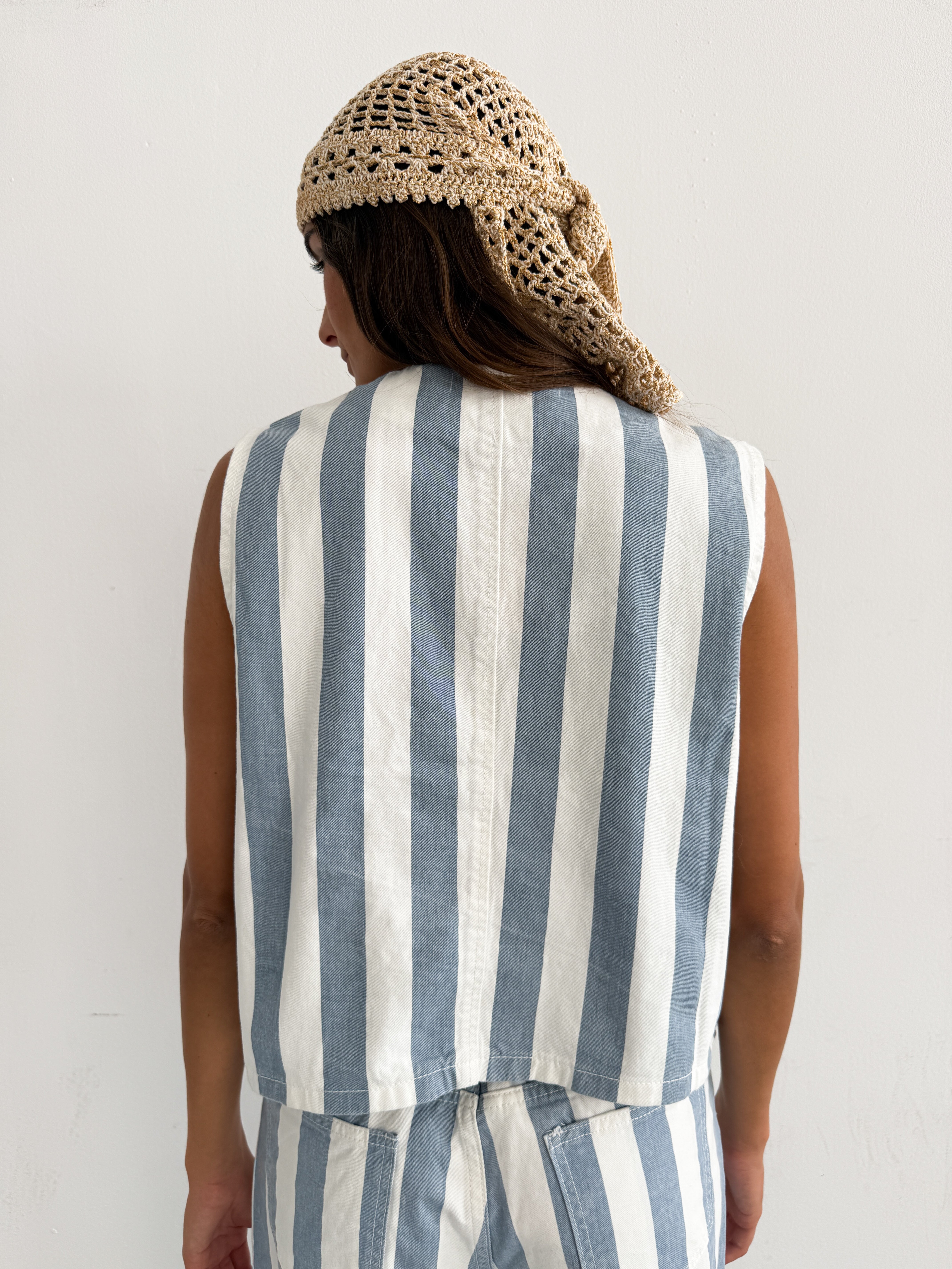 BLUE WHITE STRIPES VEST
