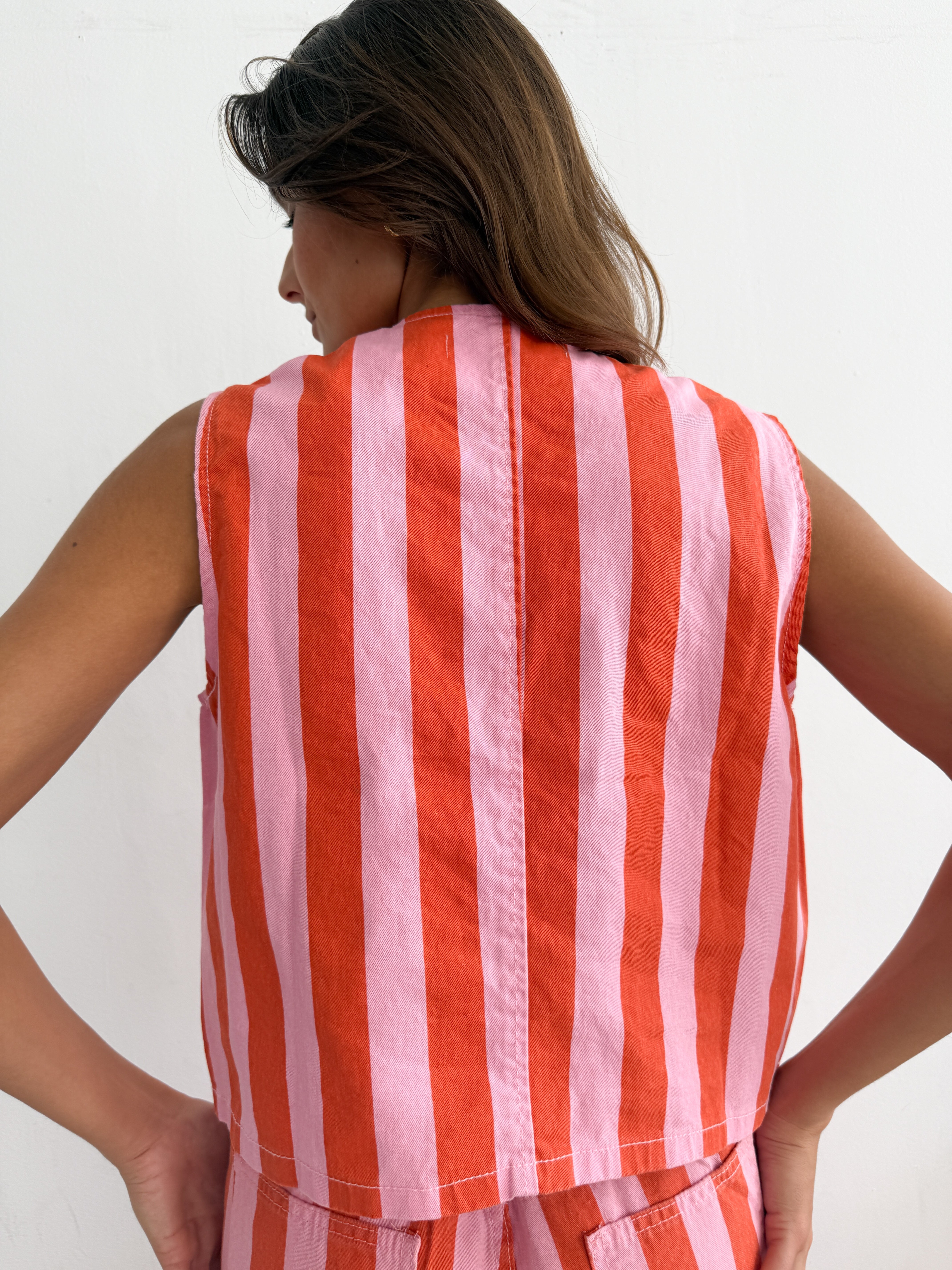 ORANGE STRIPES VEST