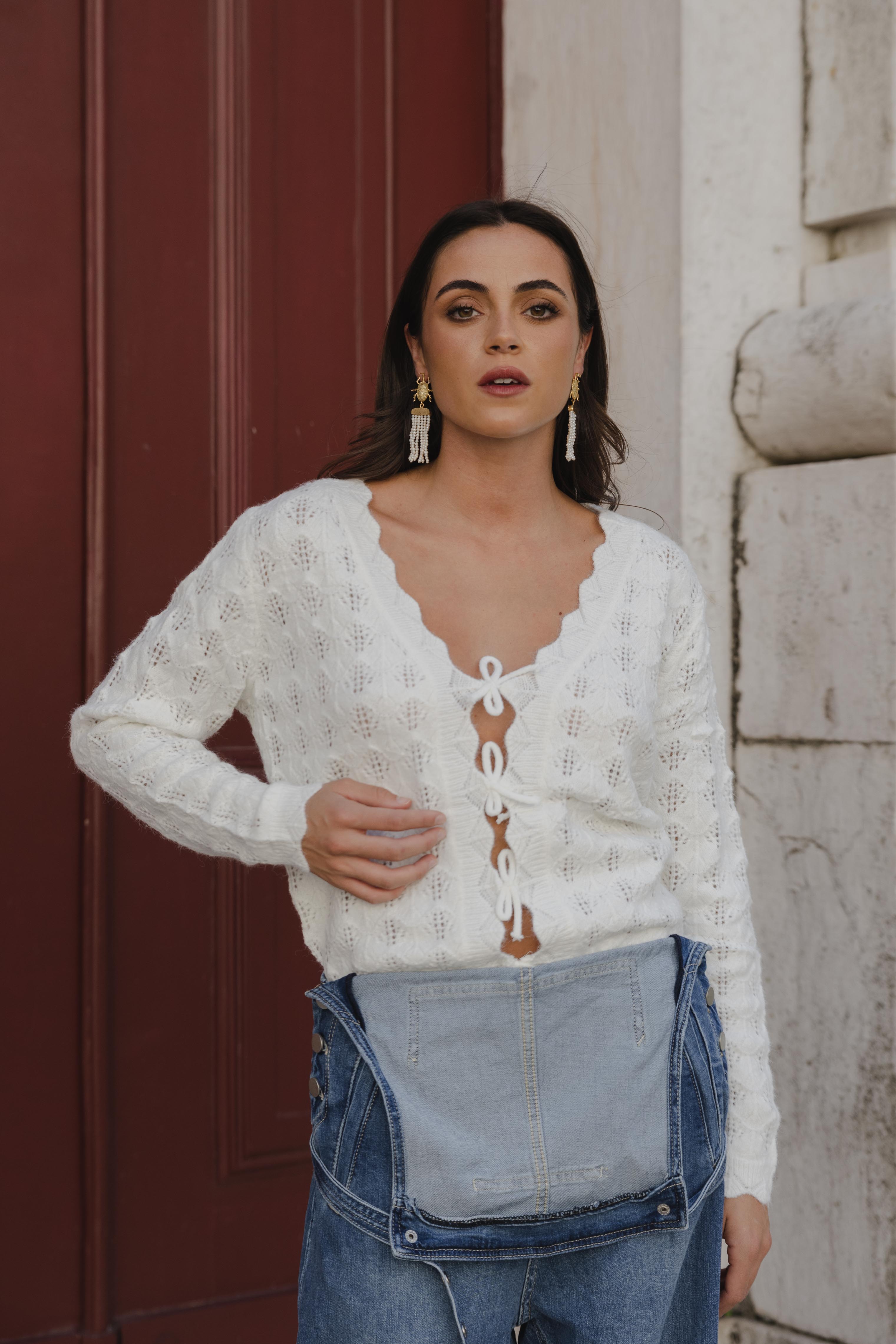 WHITE KNIT CARDIGAN